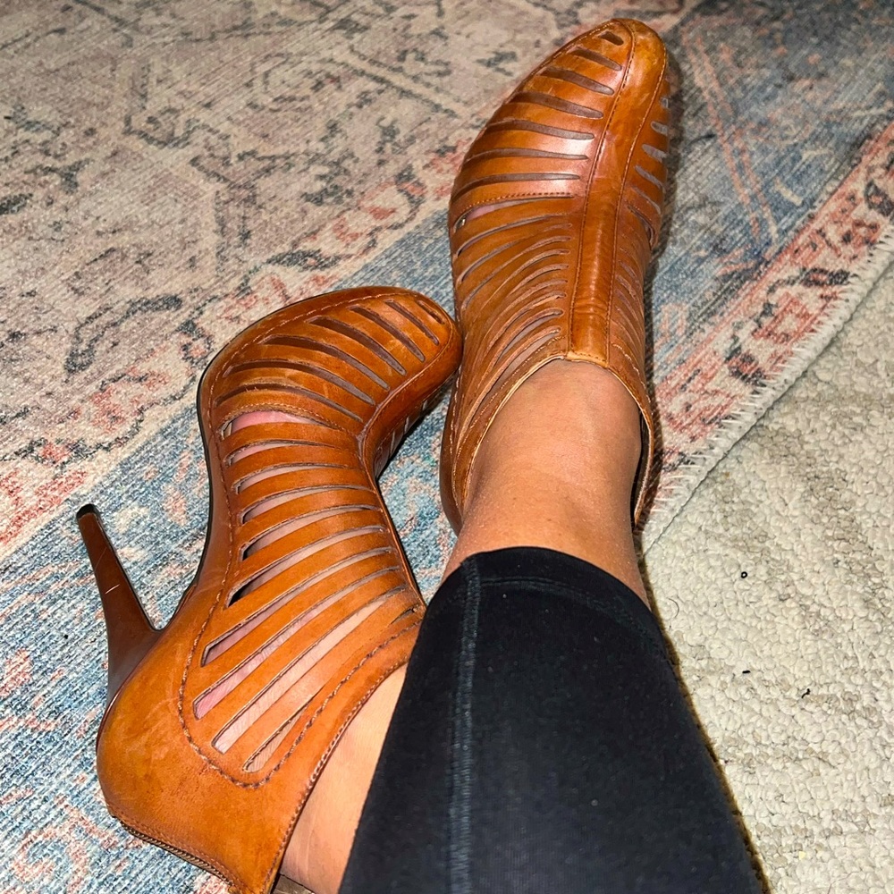 BCBGeneration tan leather ankle bootie/ heel